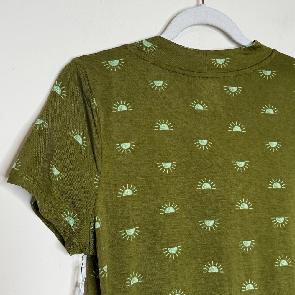 Market & Spruce V-Neck Short Sleeve T-Shirt Green NWT Size Small Soft - Picture 4 of 7